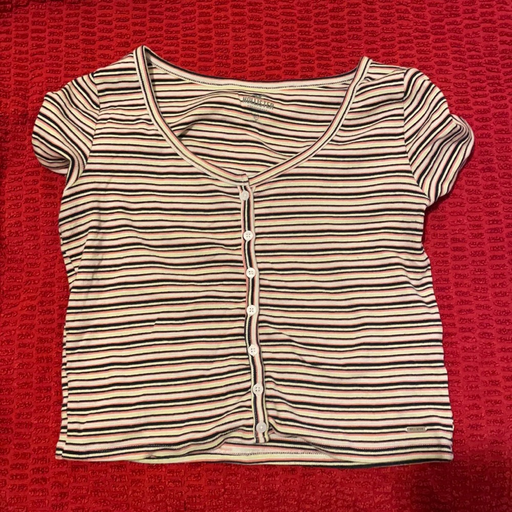 Hollister tee